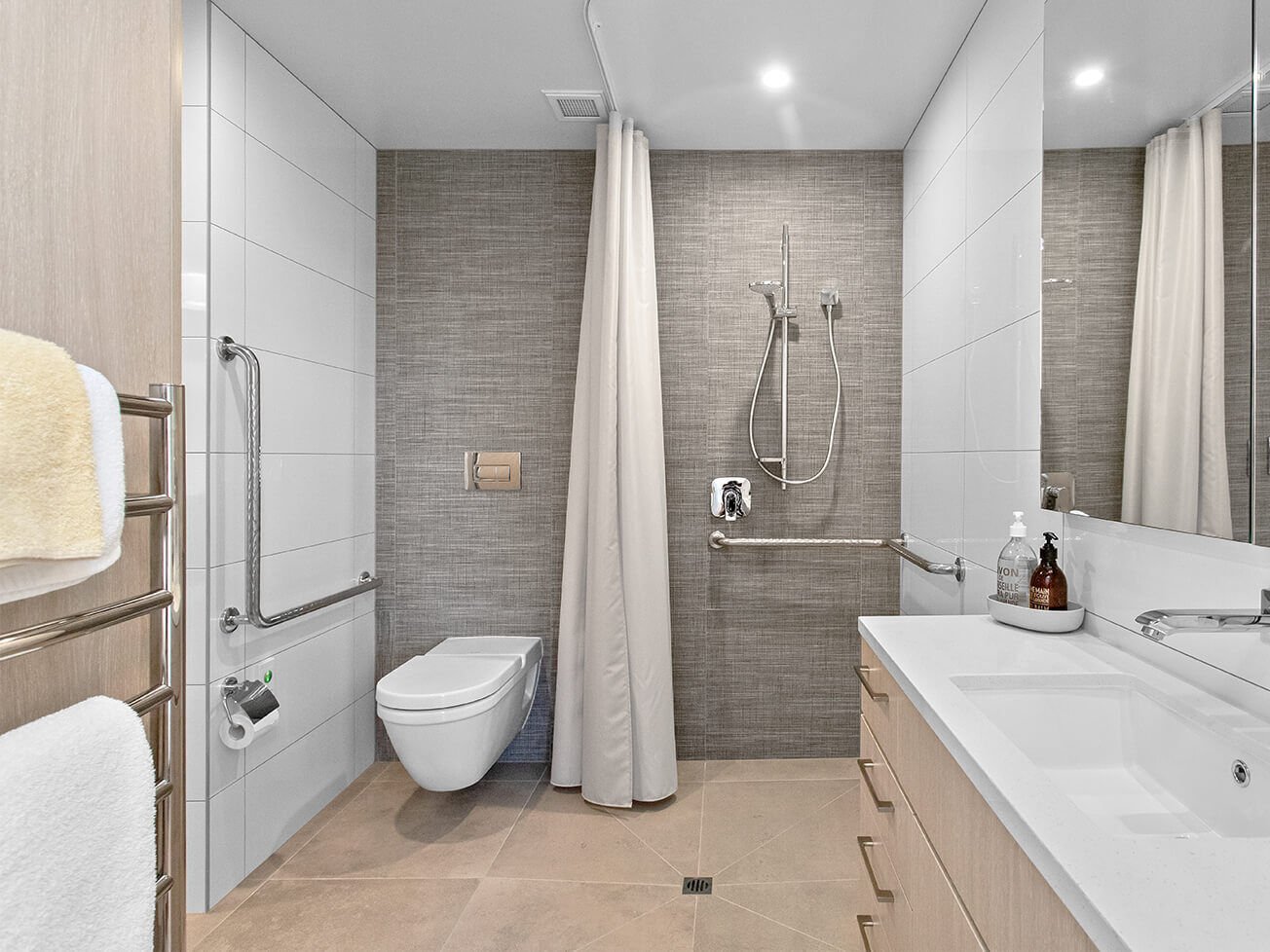 spacious-bathroom-holly-lea-village-residences